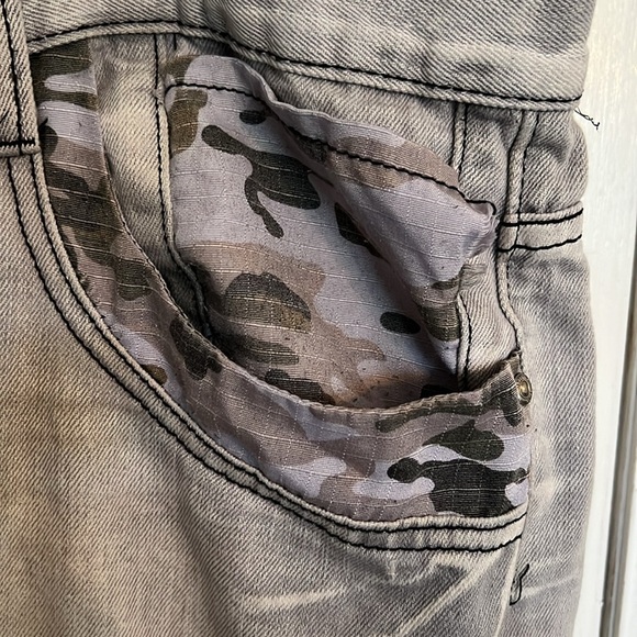 Men's Relaxed Fit Jeans - Light Gray - Picture 6 of 12